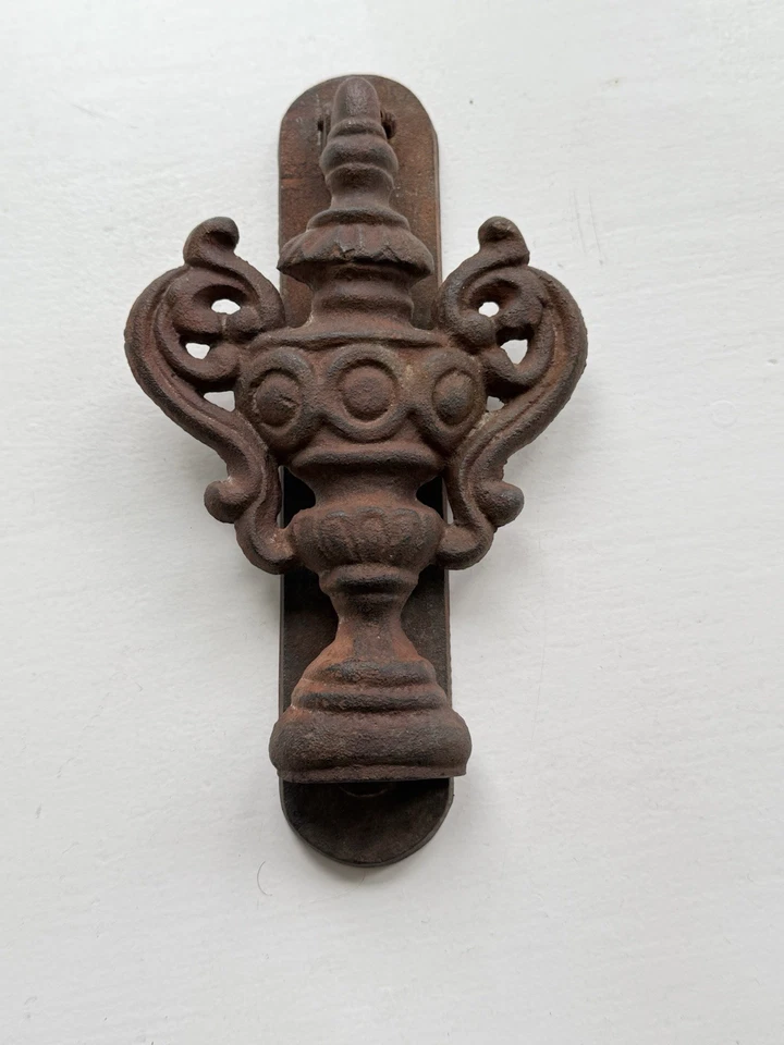 Jarrón trofeo copa HIERRO FUNDIDO ALDABA PUERTA ANTIGUO ARQUITECTÓNICO SALVAMENTO ANTIGUO VTH (N) Foto 4 de 4