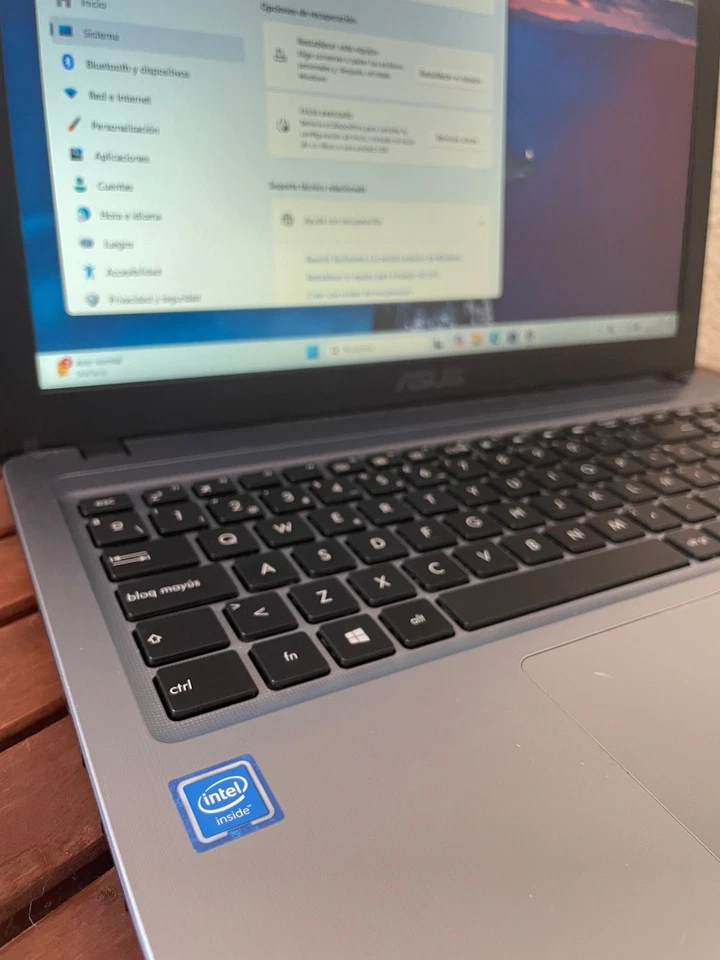 Portátil ASUS VivoBook R540M – ligero, silencioso y recién formateado - Imagen 4 de 4