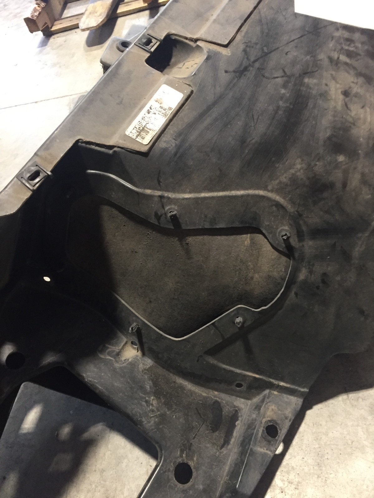 Chevrolet Corvette 2005-2013 Front Left Inner Fender liner