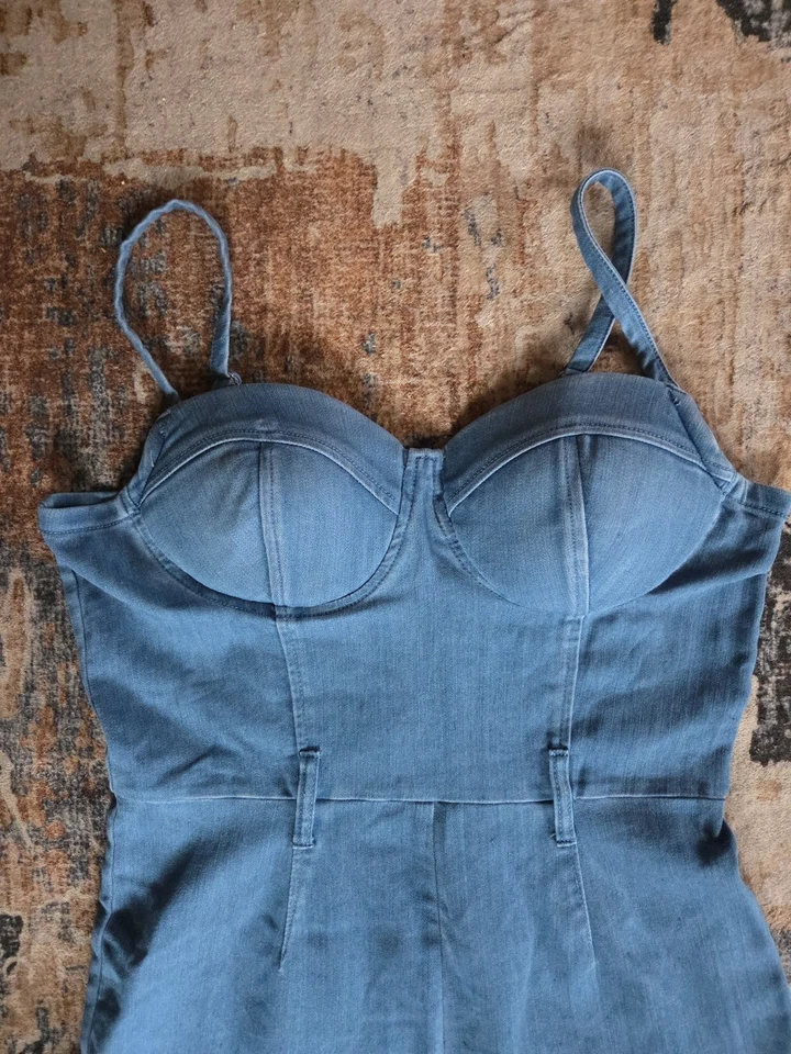Mono mameluco Fashion Nova nuevo con etiquetas Denim Sweetheart grande para mujer Foto 2 de 4