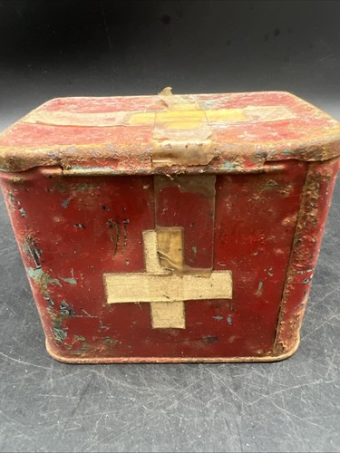 Antique Edgeworth tobacco Tin used as a first aid kit 1910-1920 - Picture 4 of 7