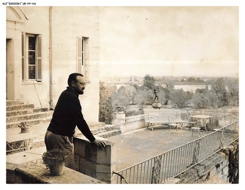 PH-AA-BFP1-0138-PHOTO - Edgard pisani dans sa propriété de montreuil-bellay