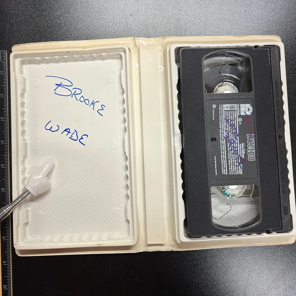 Disney’s Dumbo.  Masterpiece Collection VHS. Not Tested. — 第 3/3 张图片