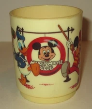 VINTAGE DEKA DISNEY WORLD PLASTIC MUG MICKEY MOUSE CLUB DONALD DUCK MINNIE WDP