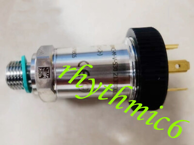 New KS-E-E-E-B04C-M-V-C02 Pressure Sensor Fast FedEx or DHL