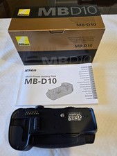 Nikon MB-D10 Multi Power Battery Pack Camera Grip WITH BOX AND MANUAL EXCELLENT