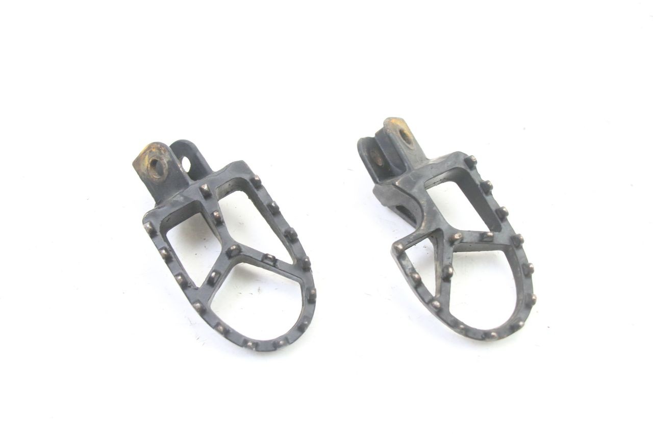 PAIR OF FRONT FOOTRESTS - APOLLO RXF 125