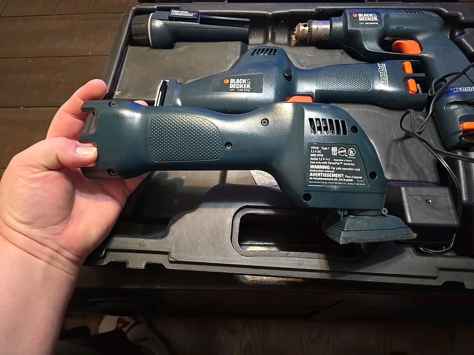 Black And Decker 4 piece Tools Versa Pak 7.2v- Drill, Sander, Flashlight, Saw - Image 3 of 4