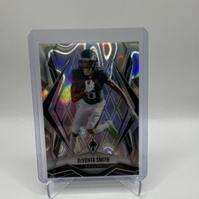 2025 Panini Phoenix - DeVonta Smith Seismic Silver Prizm