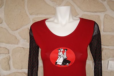 Haut rouge avec dentelle noire | Kaufen auf