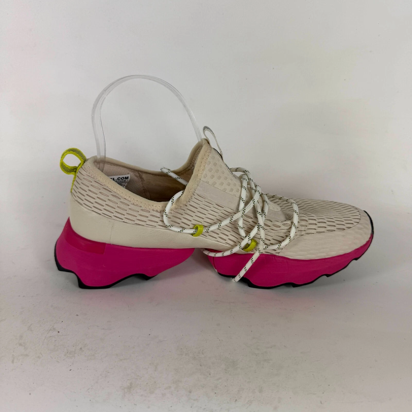 sorel kinetic impact athletic low top running shoes