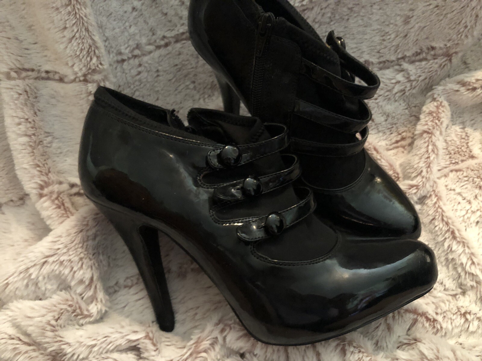 jessica simpson patent leather booties