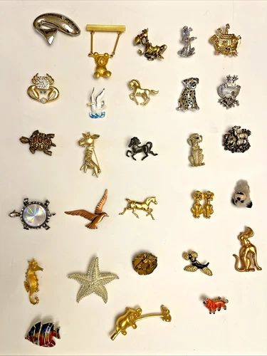 Vintage FIGURAL Brooches Pins Costume Jewelry DANSON GERRYS TRIFARI JJ Lot 28