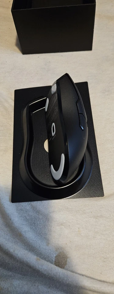 Razer Viper V2 Pro Wireless Optical Gaming Mouse - Black - Image 2 of 3