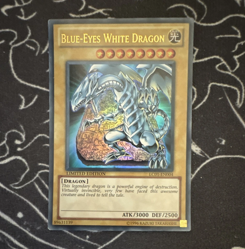 Blue-Eyes White Dragon, photo 1 of 3