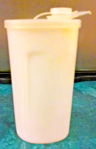 Tupperware Vintage 640 ‘Sweet Saver’ Dripless Pour Dispenser