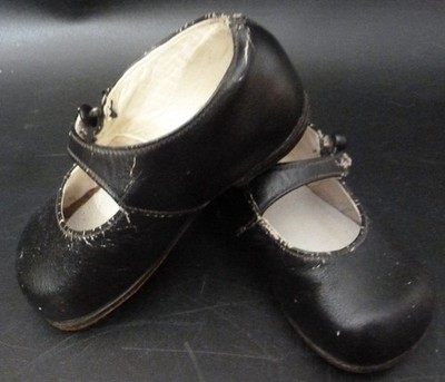 KINDER VINTAGE SCHUHE passen zu einer GROSSEN PUPPE, PUPPENSCHUHE, PUPPENKLEIDUNG