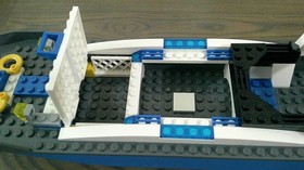 CITY: Police Boat (7287) 100% Complete w Minifigures, Instructions & Stickers