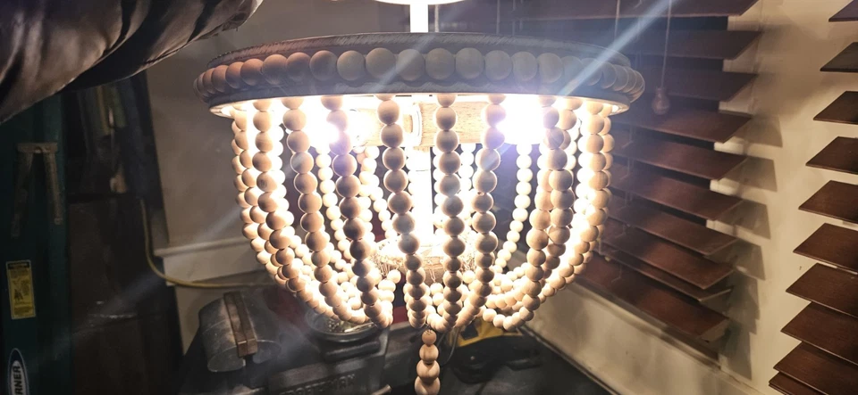 Pequeñas cuentas de madera Chandalier luz colgante 3 bombillas Foto 3 de 4