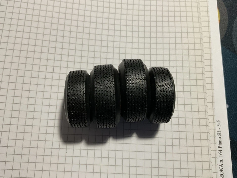 Set Ruote Formula 1 Anni ‘60, Good Year. Scala 1/20 - Immagine 3 di 4