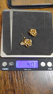 Gold Scrap Lot Wearable Or Scrap 4.03 grams
