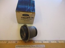 FORD 1965/1972 GALAXIE, 1967/72 T-BIRD "BUJE" SUSPENSIÓN DELANTERA BRAZO SUPERIOR EJE