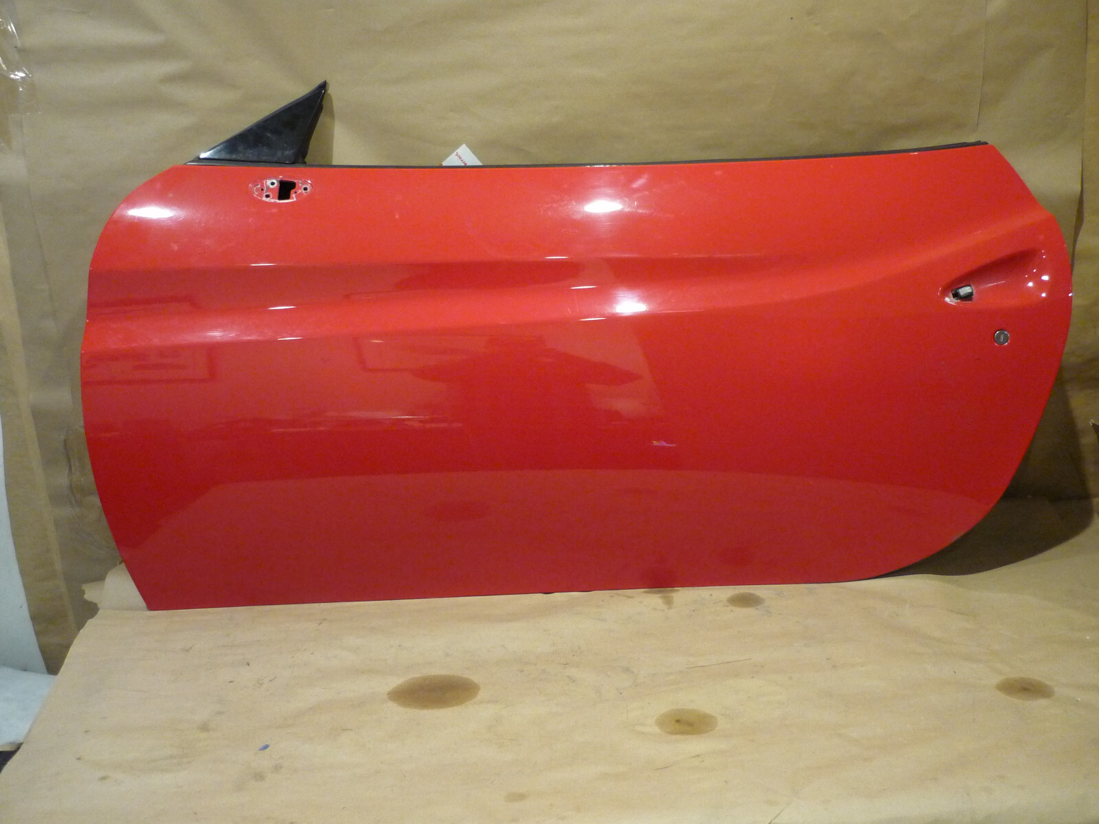 Ferrari California - LH Door Red P/N 81316411