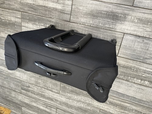 Briggs & Riley Baseline Deluxe Wheeled Garment Bag. Style U376-4. - Picture 3 of 21