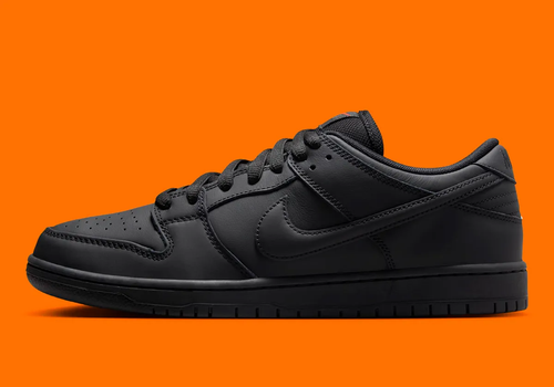 Nike SB Dunk Low Pro Triple Black Mens Shoes Size US 9 Casual Sneakers Rare ✅ - Picture 2 of 8
