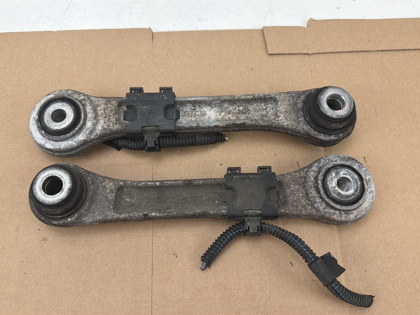 Maserati Ghibli 2014-2019 Rear Right Upper Control arms Pair