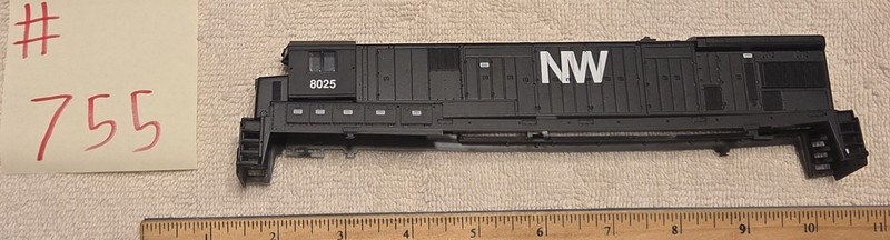 HO Train Engine Parts - Lot #755 – North Western Shell – Used ***READ***