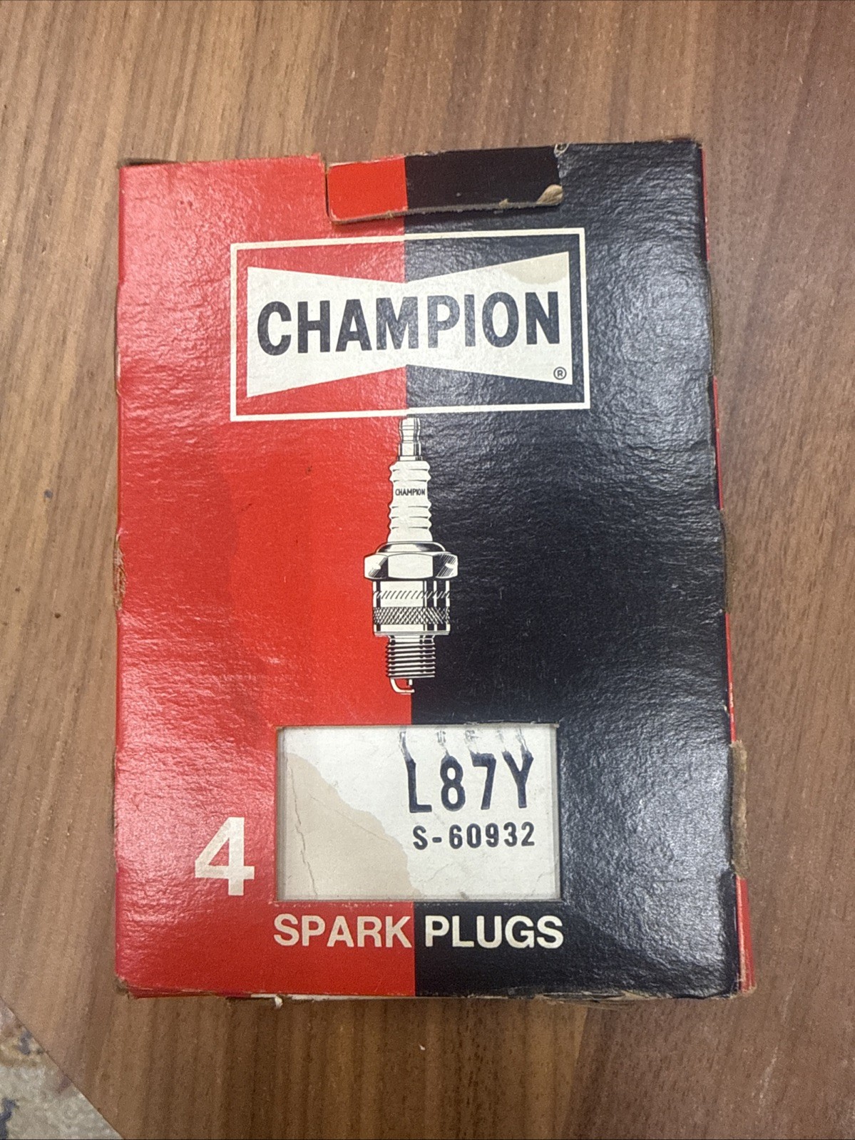 Sealed Vintage Lot of 4 Champion Spark Plugs L87Y New Old Stock