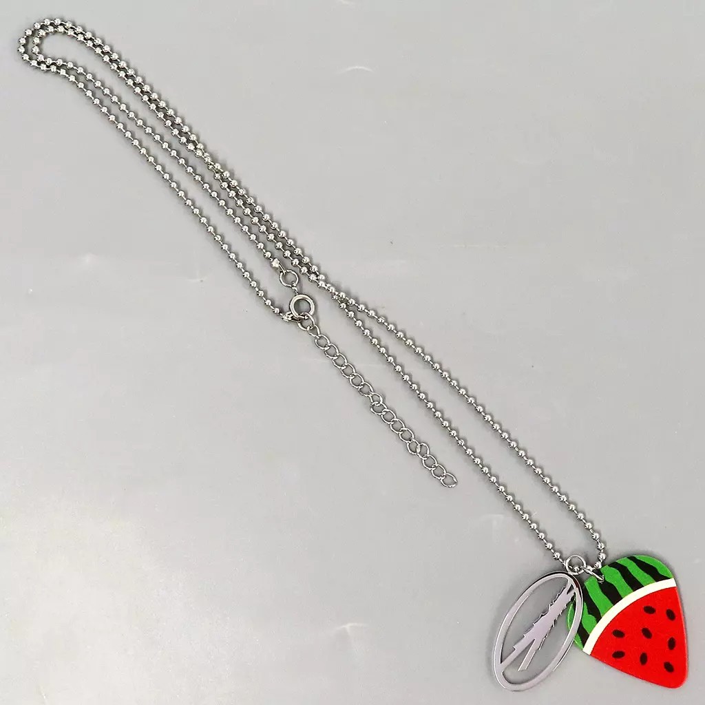 Collier micro guitare LE SSERAFIM accessoires bijoux