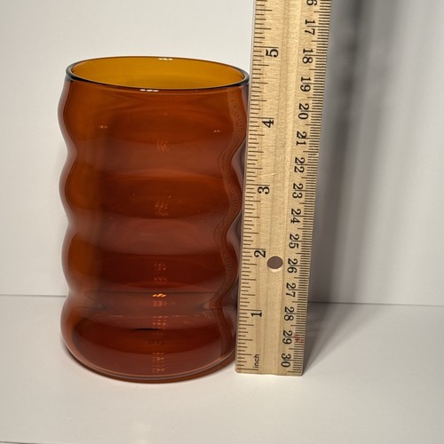 Taza ondulada grande Sophie Lou Jacobsen color ámbar 12 FL OZ/350 ML SP1-4-AMB NUEVA EN CAJA - Imagen 6 de 9