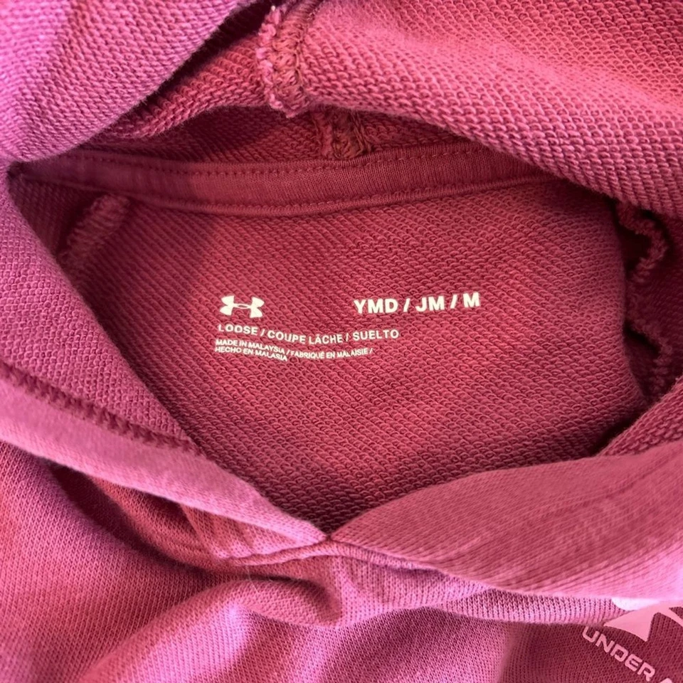 Moletom com capuz Under Armour Berry com logotipo rosa, tamanho YM - Imagem 3 de 4