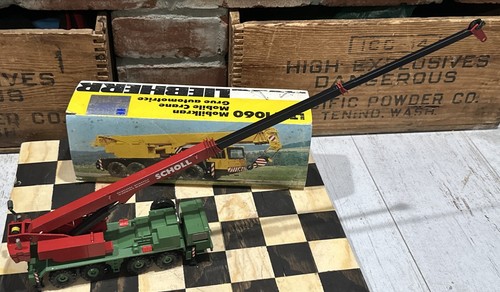 Conrad 2079 Liebherr LTM1060 Mobile Truck Crane 1/50 Scale. New In Box! - Picture 9 of 14