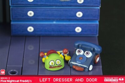 Five Nights at Freddys LEFT DRESSER & DOOR Nightmare Foxy Small