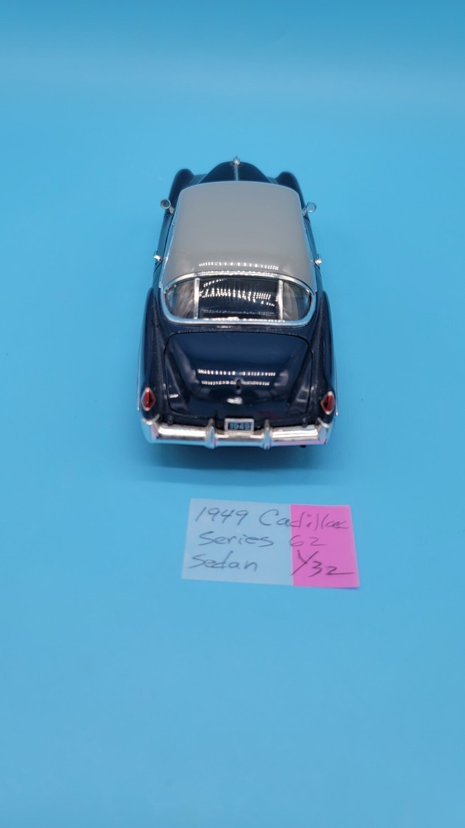 Road Signature 1949 Cadillac Series 62 Sedan 1:32 Blue Diecast