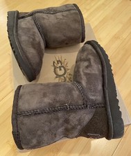 UGG Australia Kid's boots size 10 winter 5251 suede Short Classic