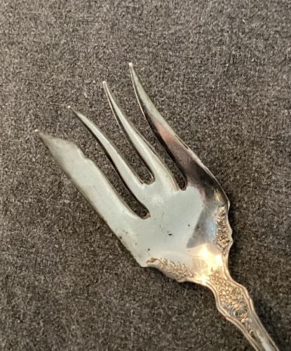 Vintage 1847 Rogers Brothers Triple XS, Plated Cold Meat Fork, Rose Pattern - Picture 5 of 8