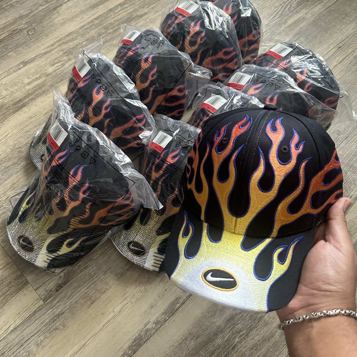 Nike ナイキ ファイヤー フレイム　新品　未使用　キャップ　最安値 Nike ナイキ ファイヤー フレイム 新品 未使用 キャップ 最安値
