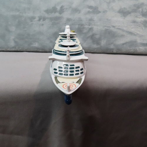 12” Royal Caribbean MARINER OF THE SEAS Cruise Ship Model - Official Licensed - Picture 7 of 16
