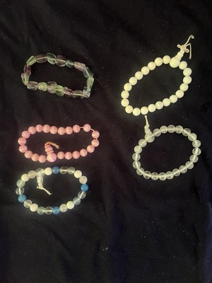 5 Armbänder Halbedelsteine echt Bergkristall, Fluorid, Jade etc
