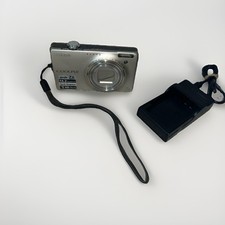 Nikon COOLPIX S6000 14.2MP Digital Camera Silver w/ Battery  Charger