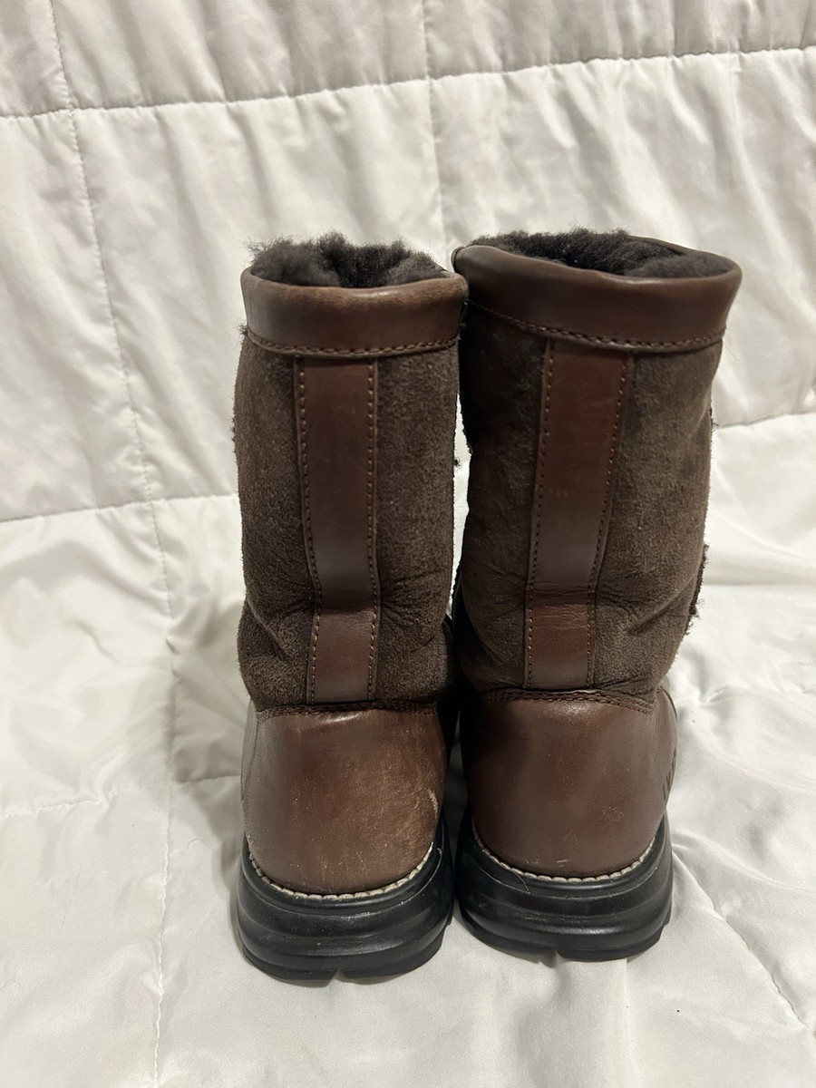 UGG Brooks Boots 5381 Womens Mid Calf Leather Sheepskin  display picture 1