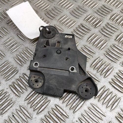 AUDI A3 Limousine 8V ABS-Pumpenhalter 5Q0614235 2.0 Benzin 228 kW 30787665