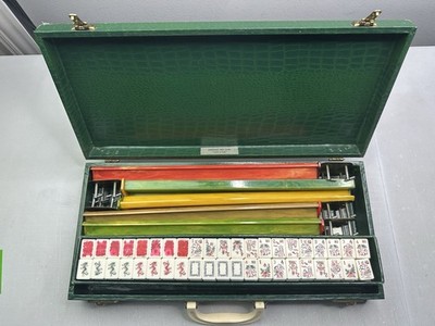 Vintage MAHJONG SET w/166 Carved Catalin Tiles, 5 Catalin Racks, 2 Dice+CASE