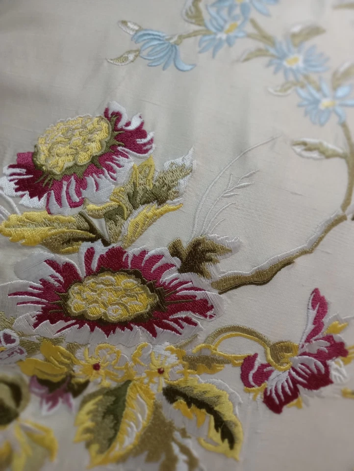 Almohada Waterford Lino 100% Seda Bordada 18" Plumón Floral Mariposa Foto 2 de 4