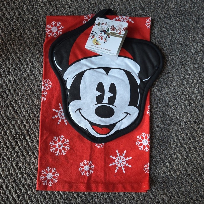 Disney Mickey Mouse Holiday Pot Holder & Kitchen Towel Set Christmas Red Winter