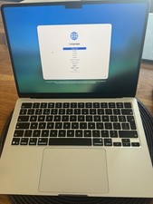 Apple Macbook Air M4, 13 inch 2025 Silver 16gb 256. 70 battery cycles, 100%